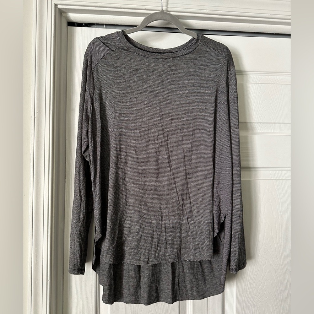 EUC Halogen long sleeve gray thin striped shirt